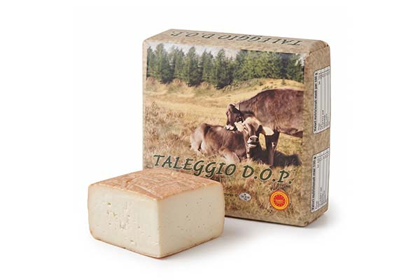 TALEGGIO-DOP-ARNOLDI-CON-FETTA